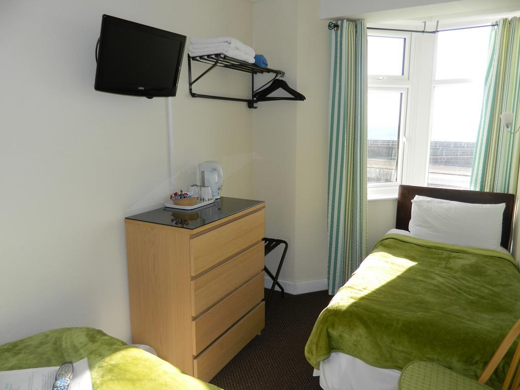 Twin Room with Sea View,400604445:JPEG